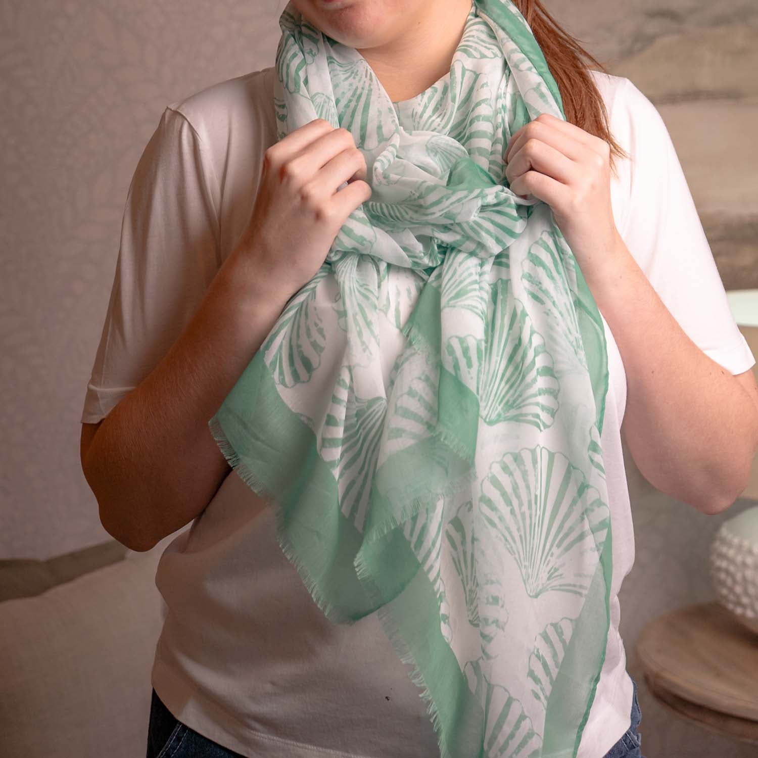LIGHTWEIGHT SCARF CLAM SHELLS GREEN