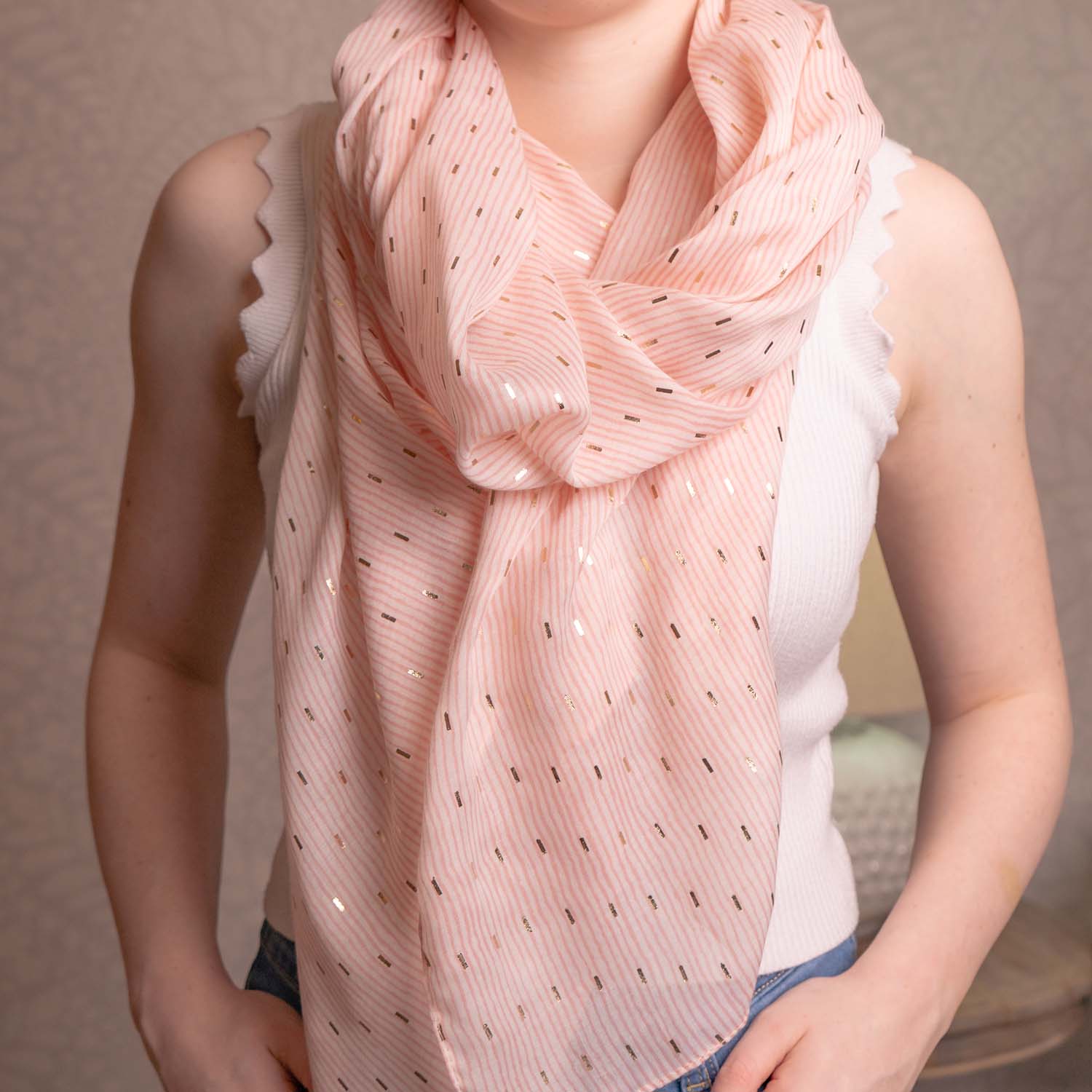 LIGHTWEIGHT SCARF METALLIC STRIPES PINK