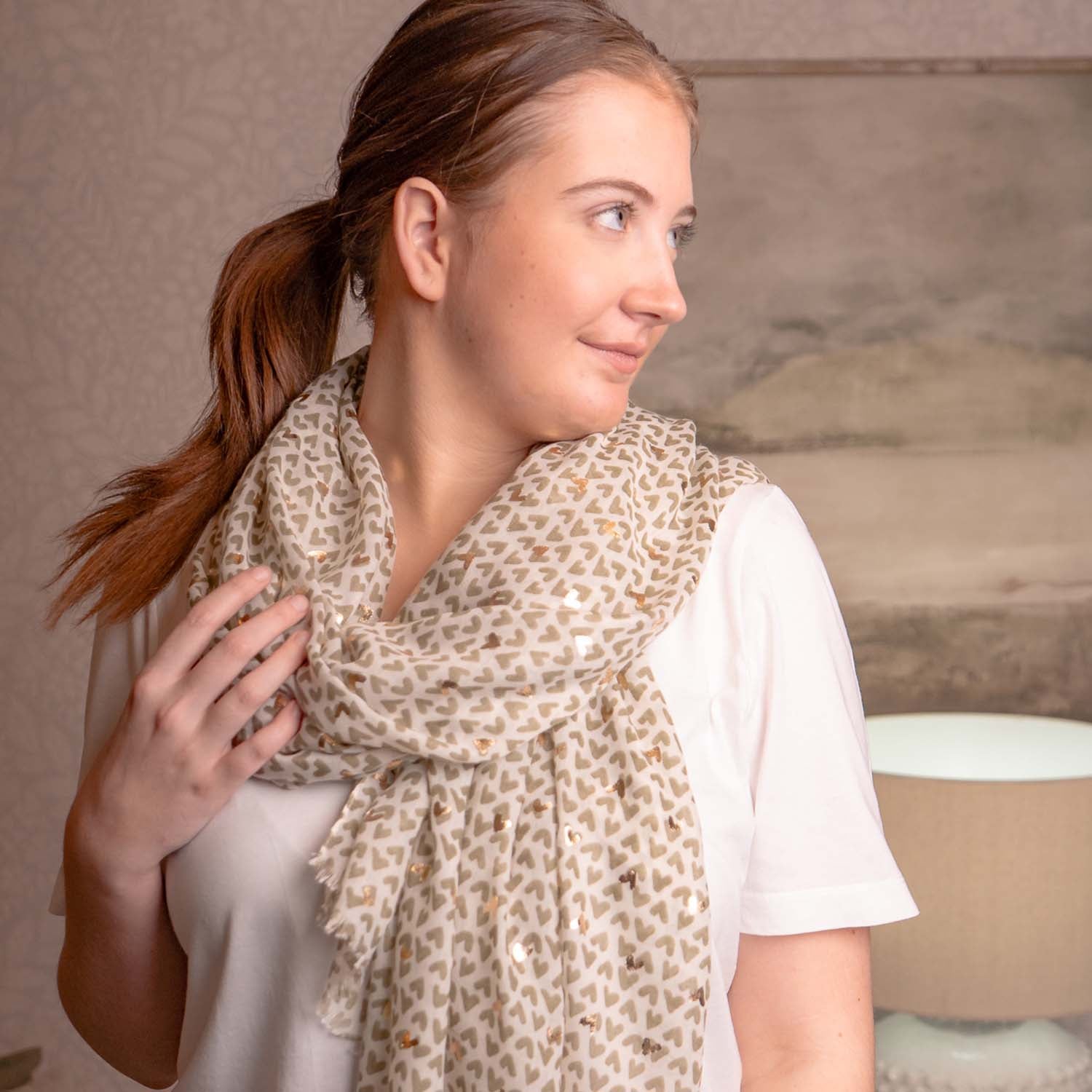 LIGHTWEIGHT SCARF METALLIC HEARTS GREEN