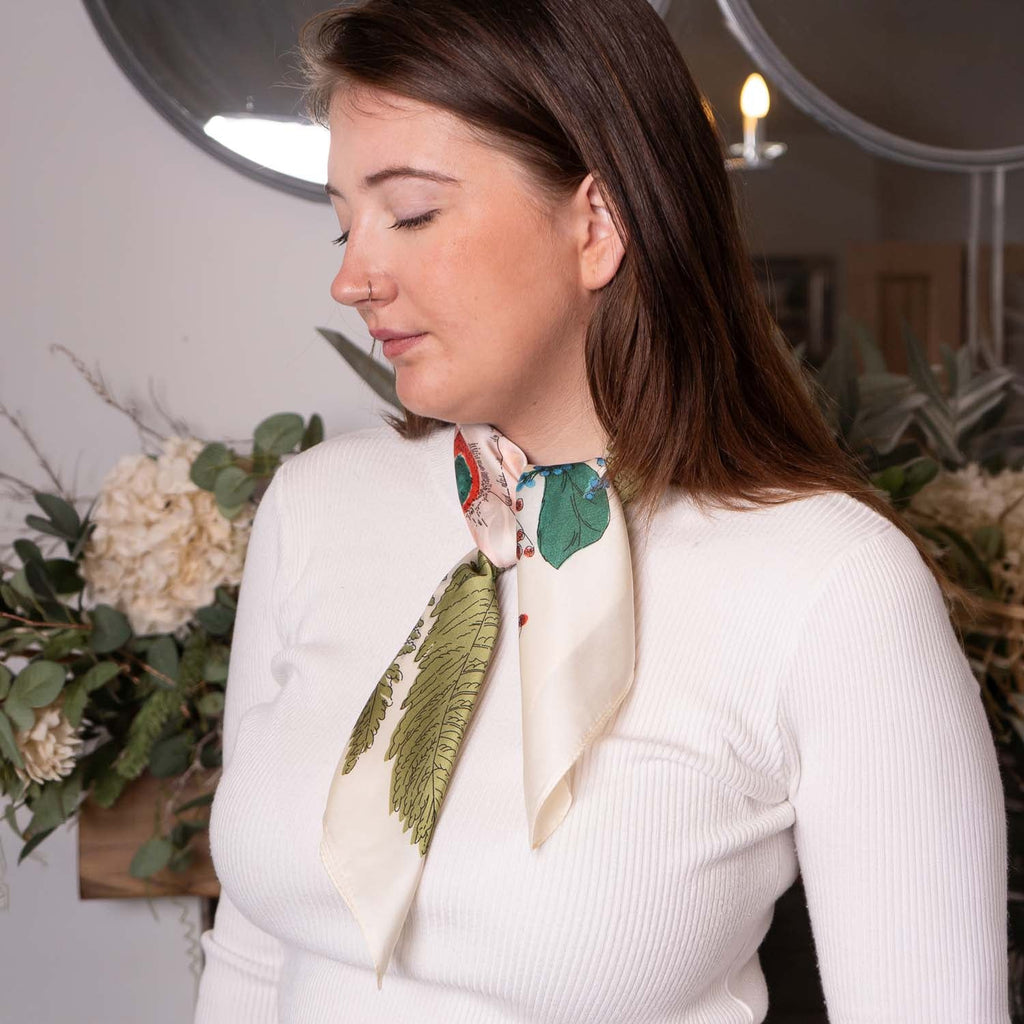 SATIN NECKTIE TROPICAL FLORAL CREAM