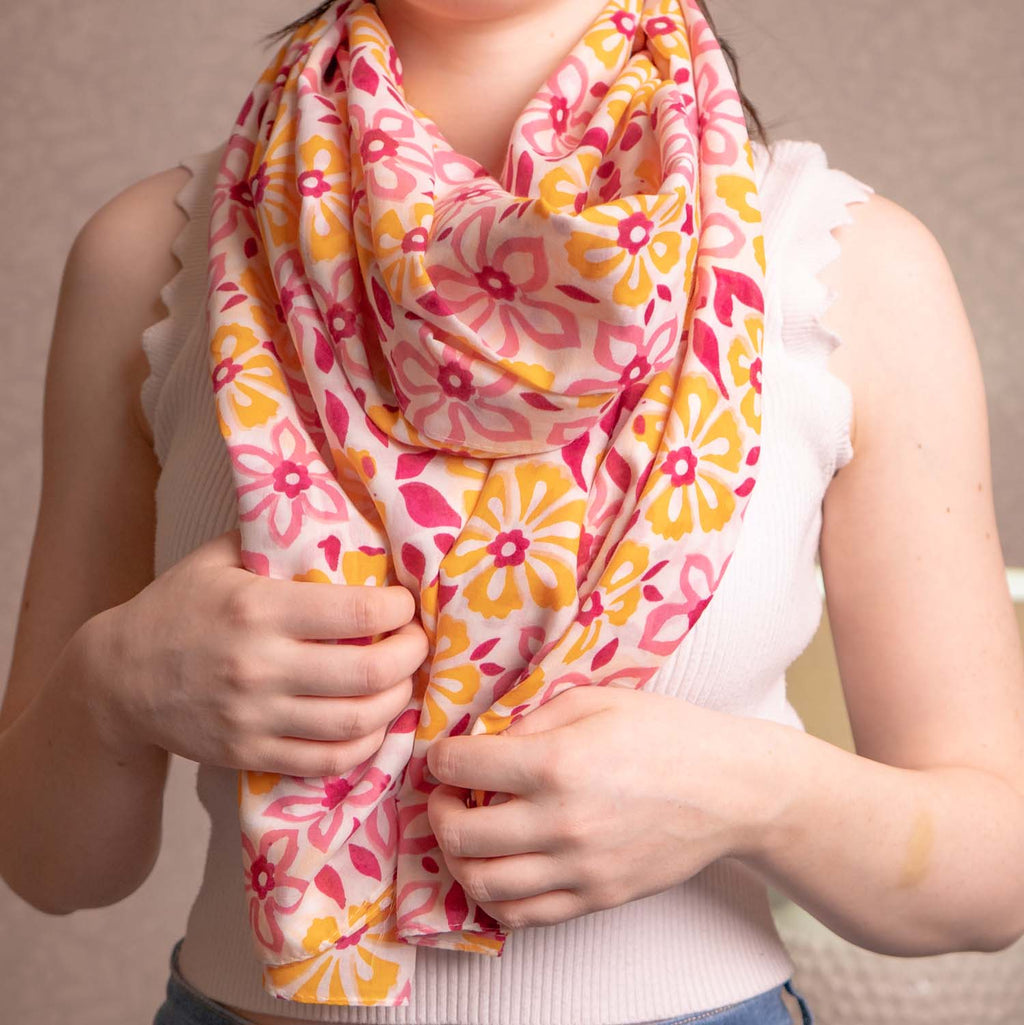 PURE COTTON SCARF KANTHA DAISIES PINK