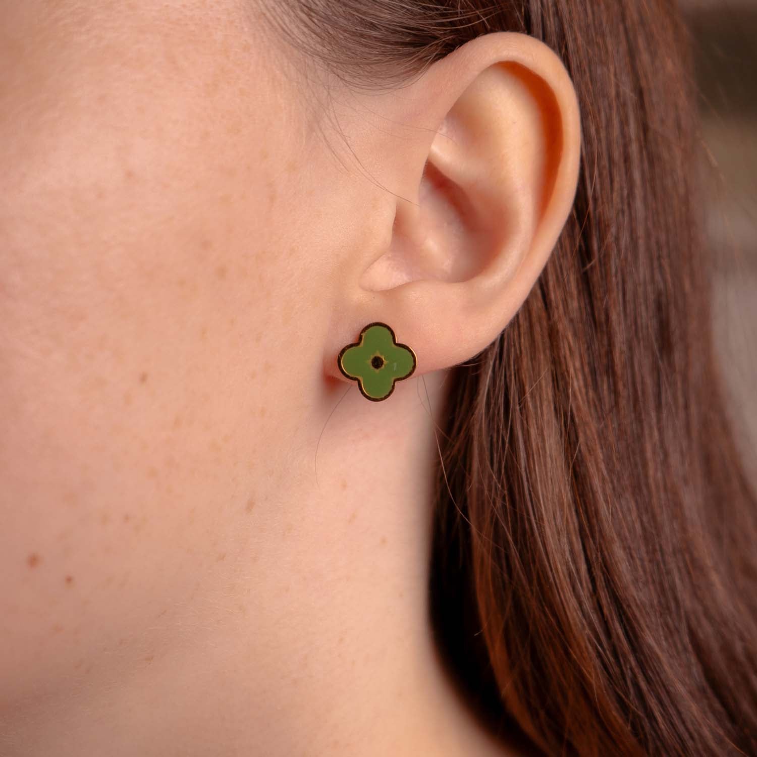 STUD EARRING ENAMEL FLOWER GREEN 14K GOLD PLATED