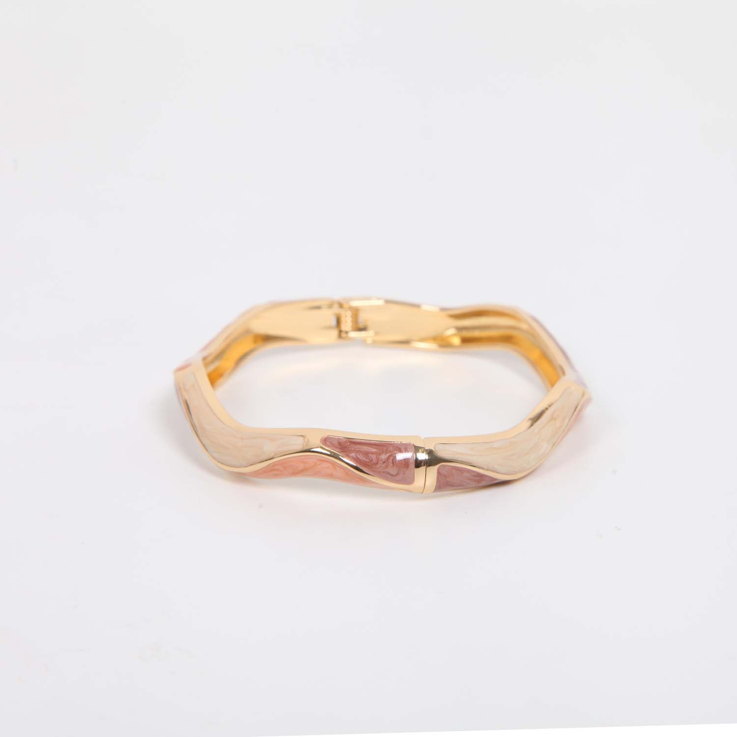 BANGLE HINGED ENAMEL WAVE DETAIL COFFEE