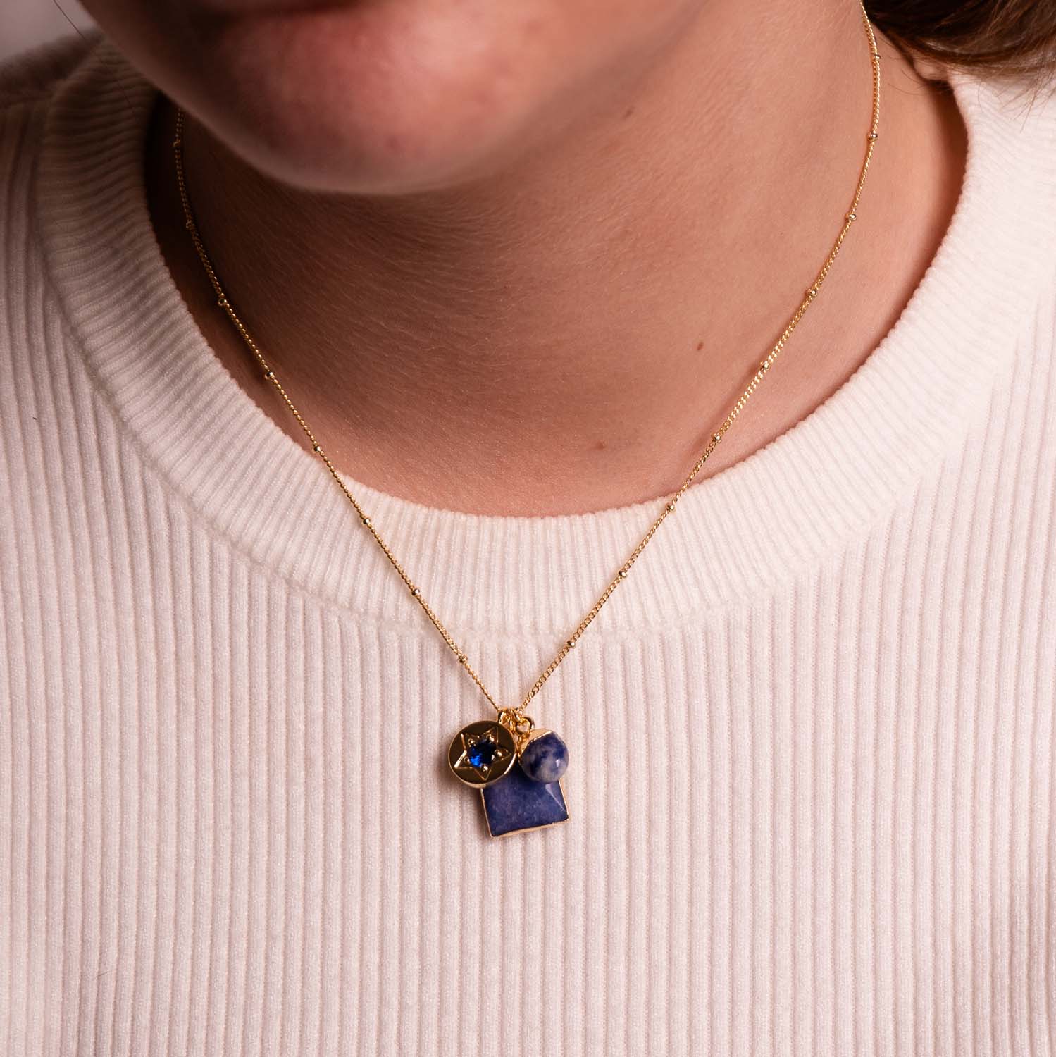NECKLACE GEM SLICE TRIPLE CHARMS HYACINTH QUARTZ 14K GOLD PLATED