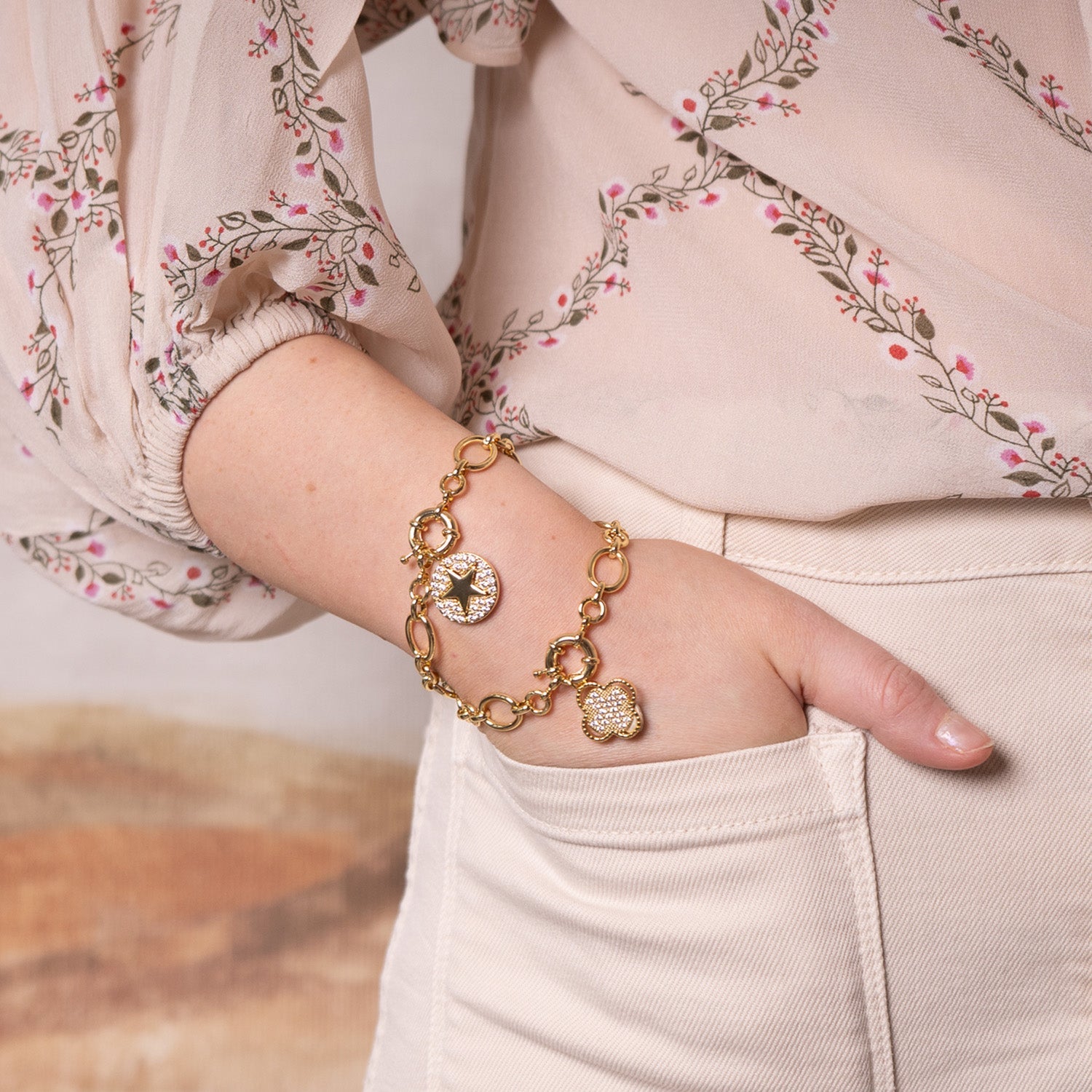 BRACELET CHARM BUILDER + STAR CHARM 14K GOLD PLATED