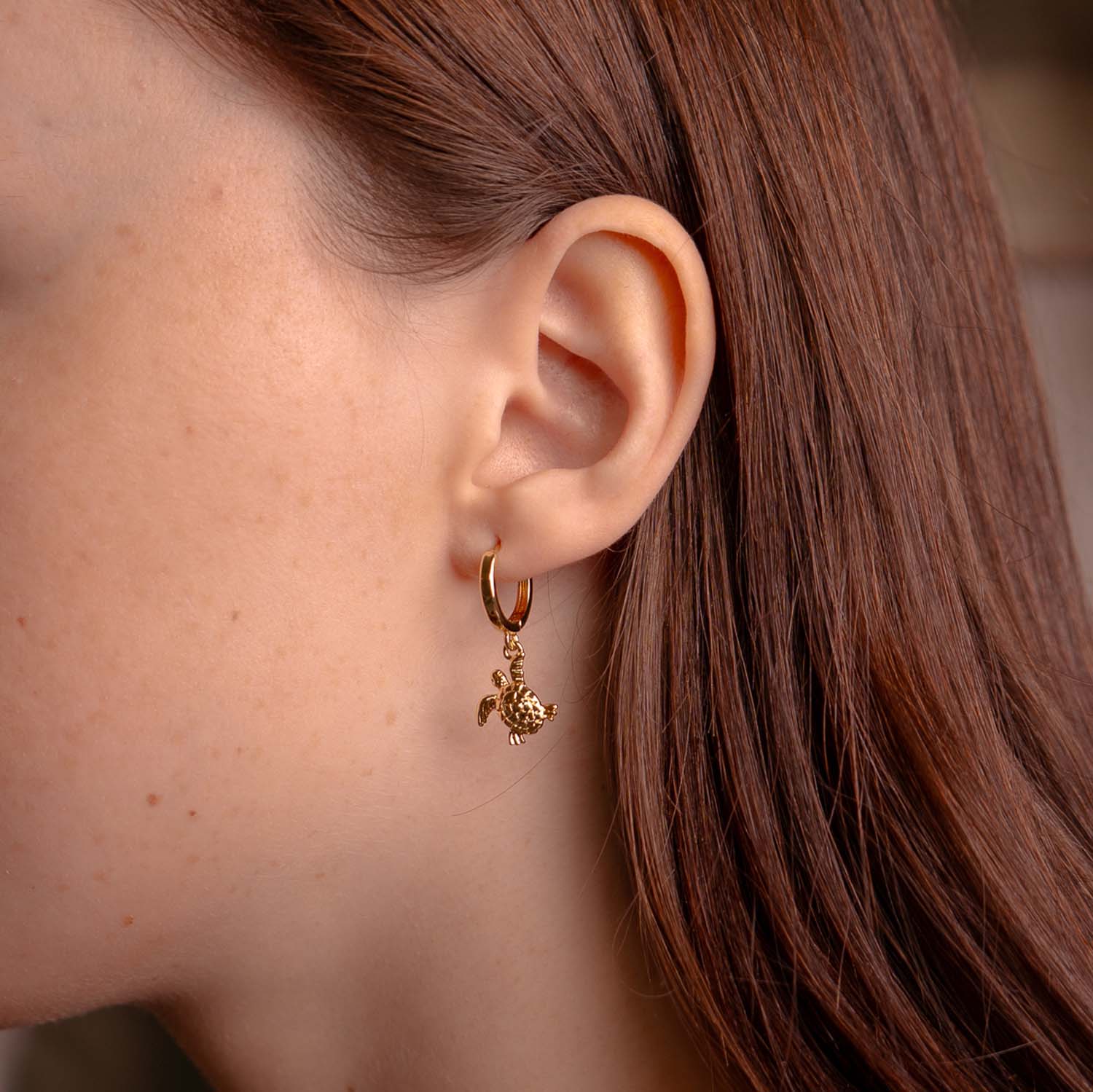 EARRING TURTLE CHARM GOLD PLATED