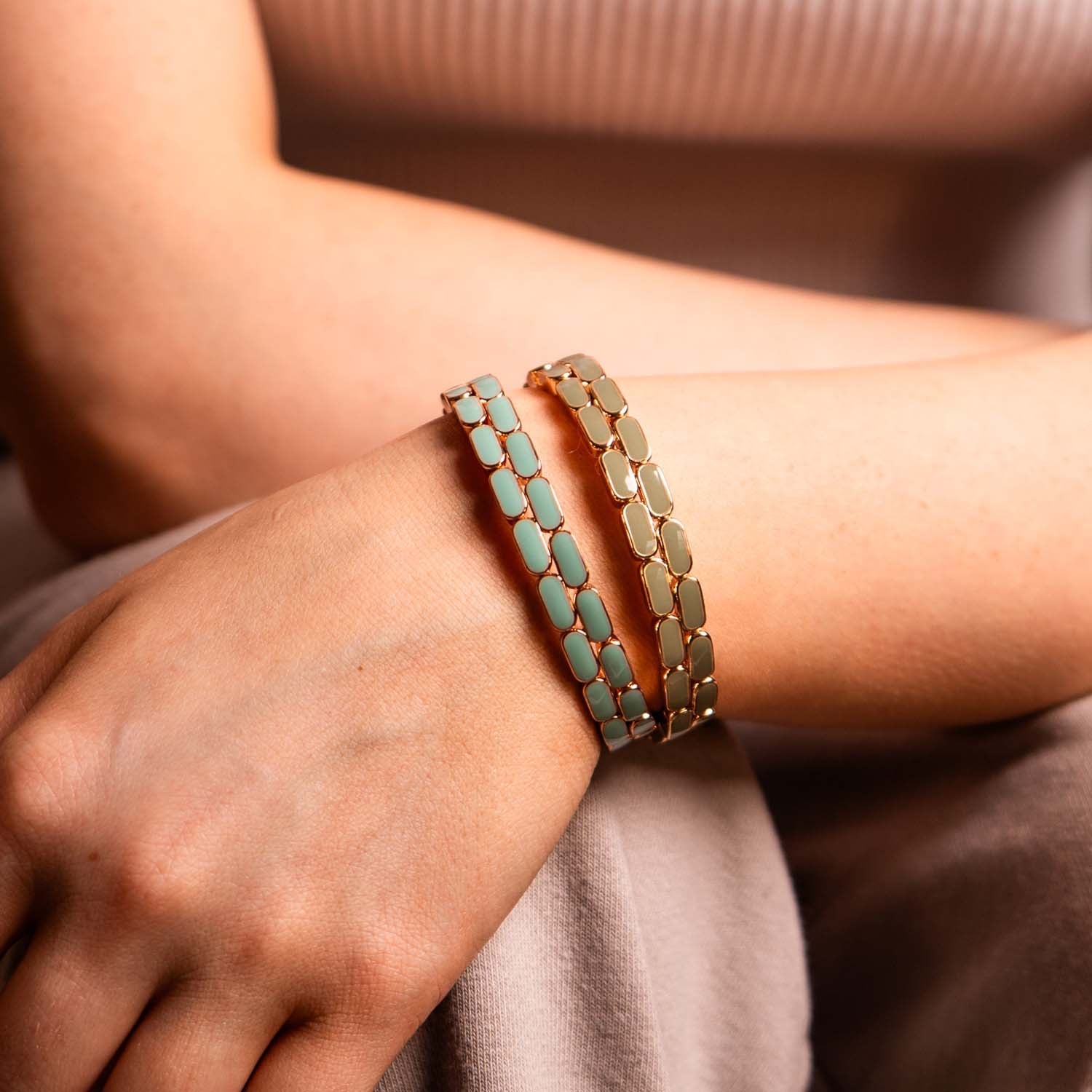 ELASTICATED ENAMEL TILE BRACELET SAGE