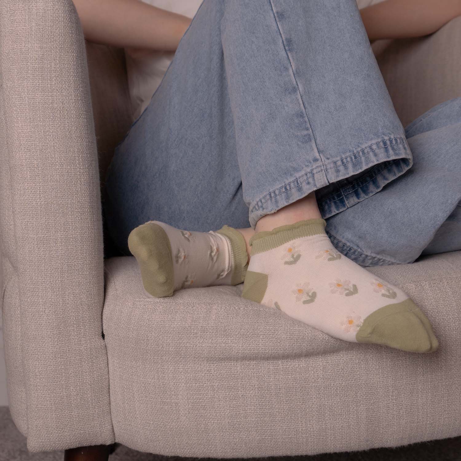 WOMENS COTTON FLORAL TRAINER SOCKS SET OF 5 ASSORTED