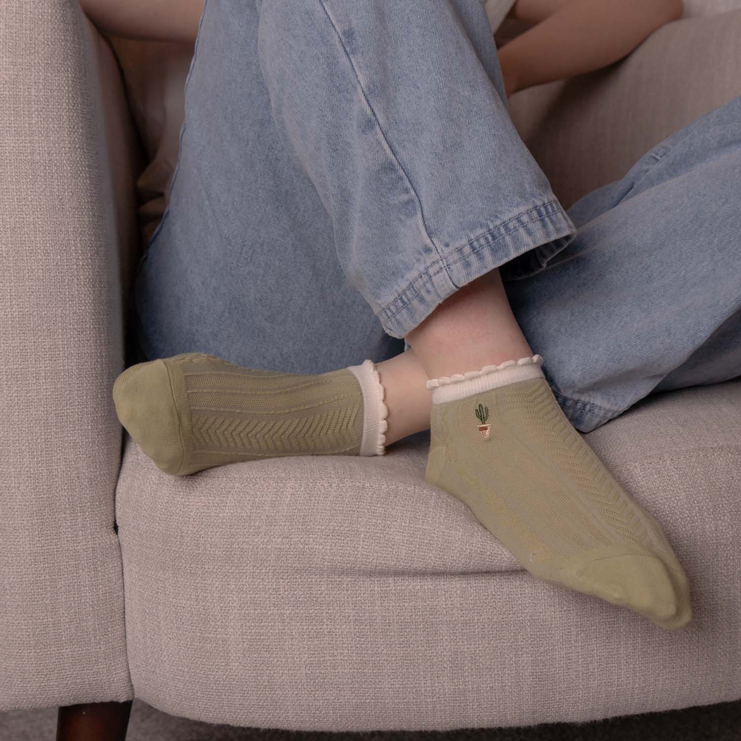 WOMENS COTTON FLORAL TRAINER SOCKS SET OF 5 ASSORTED