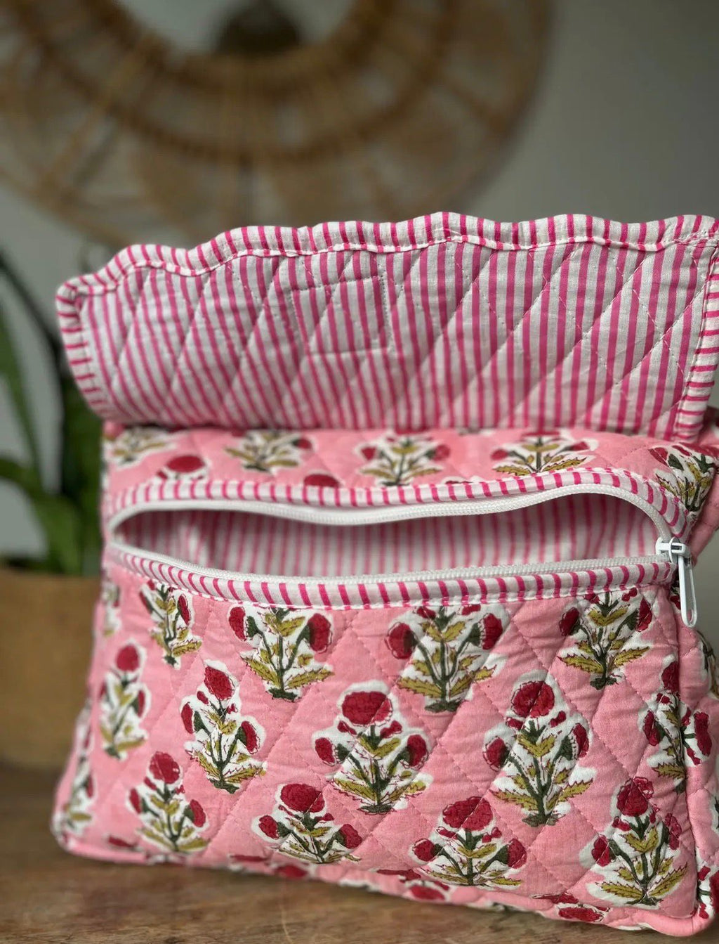 Large Wash Bag - Strawberry Field