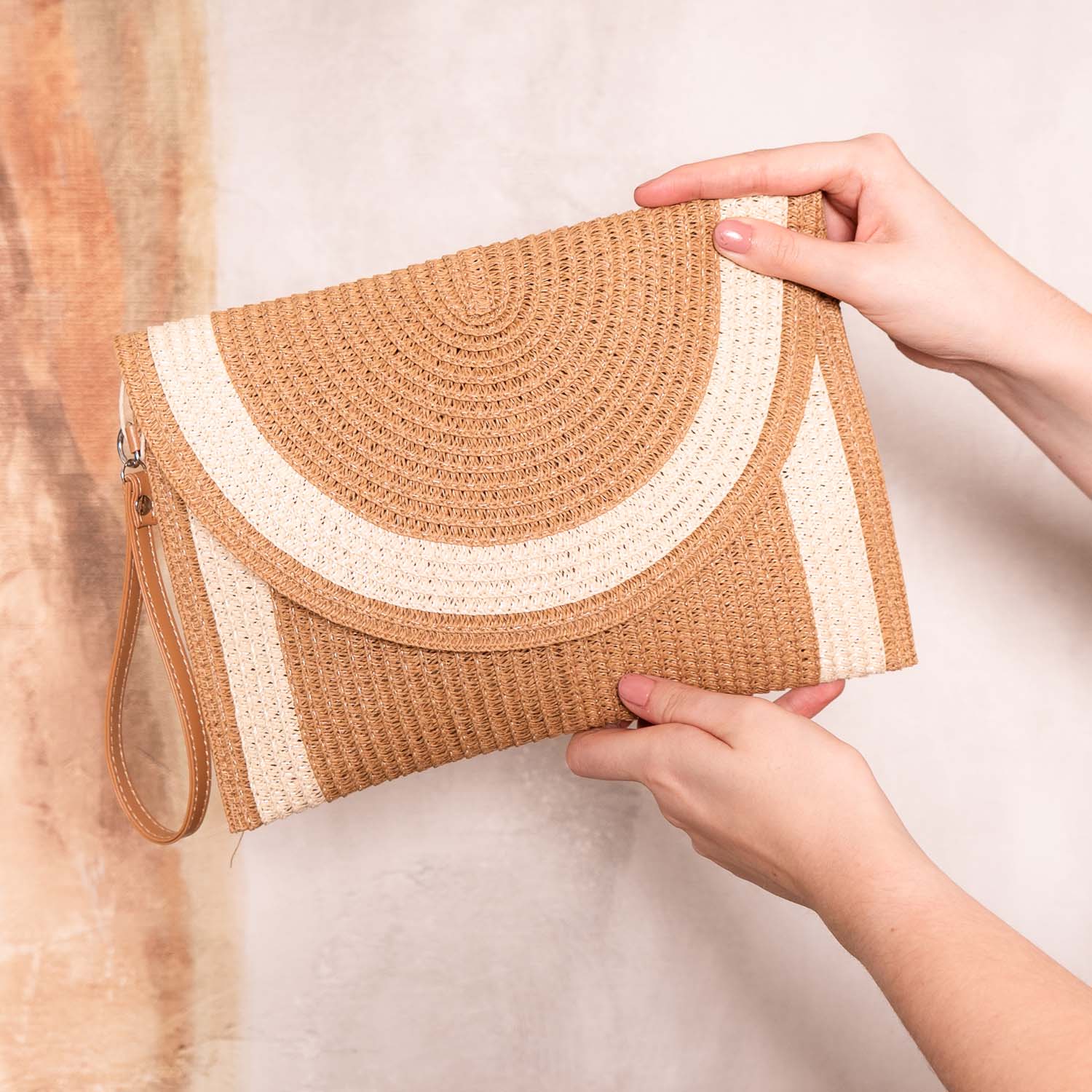 SUMMER STRAW FULLY LINED CLUTCH WITH WRIST STRAP NATURAL