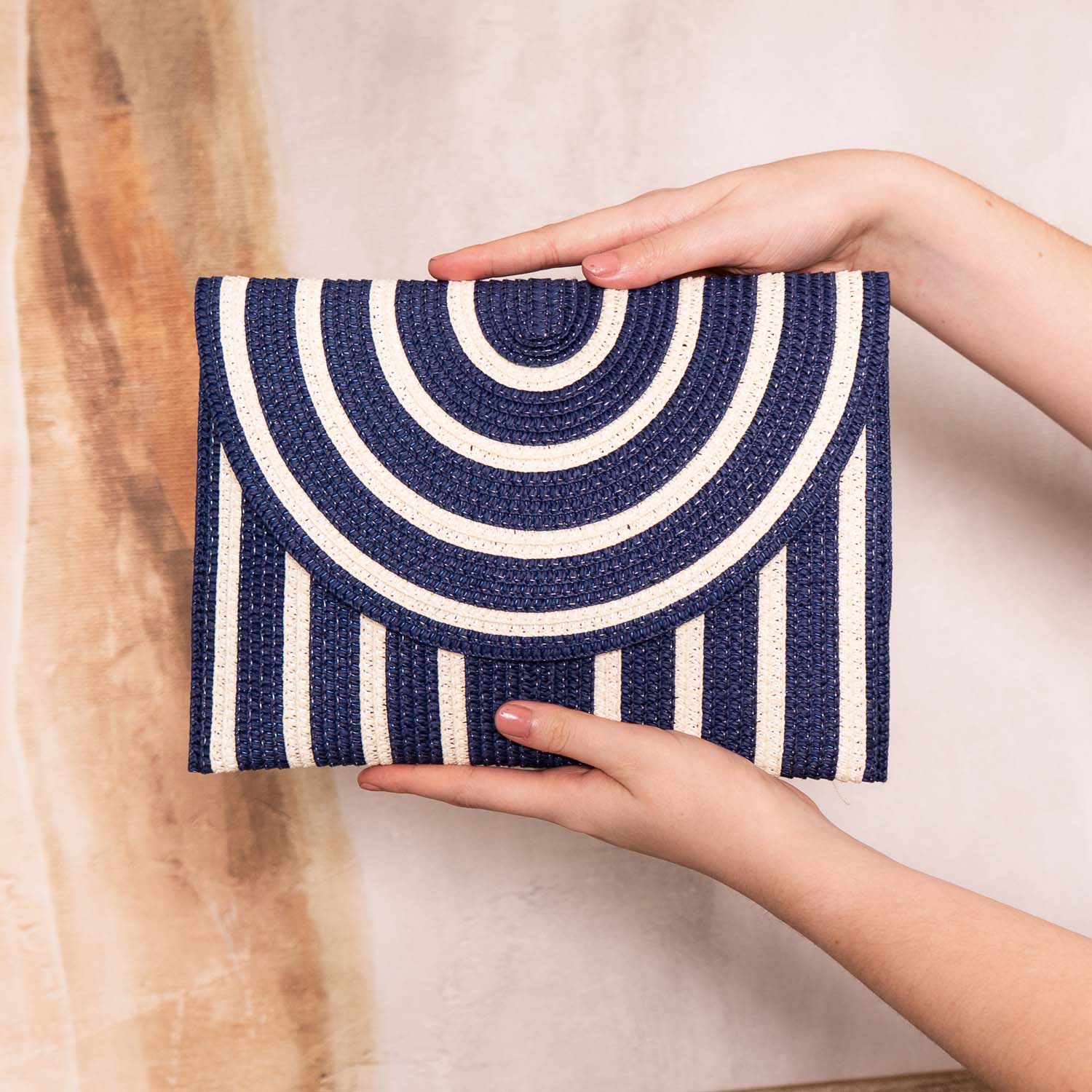 SUMMER STRAW FULLY LINED CLUTCH WITH WRIST STRAP NAVY