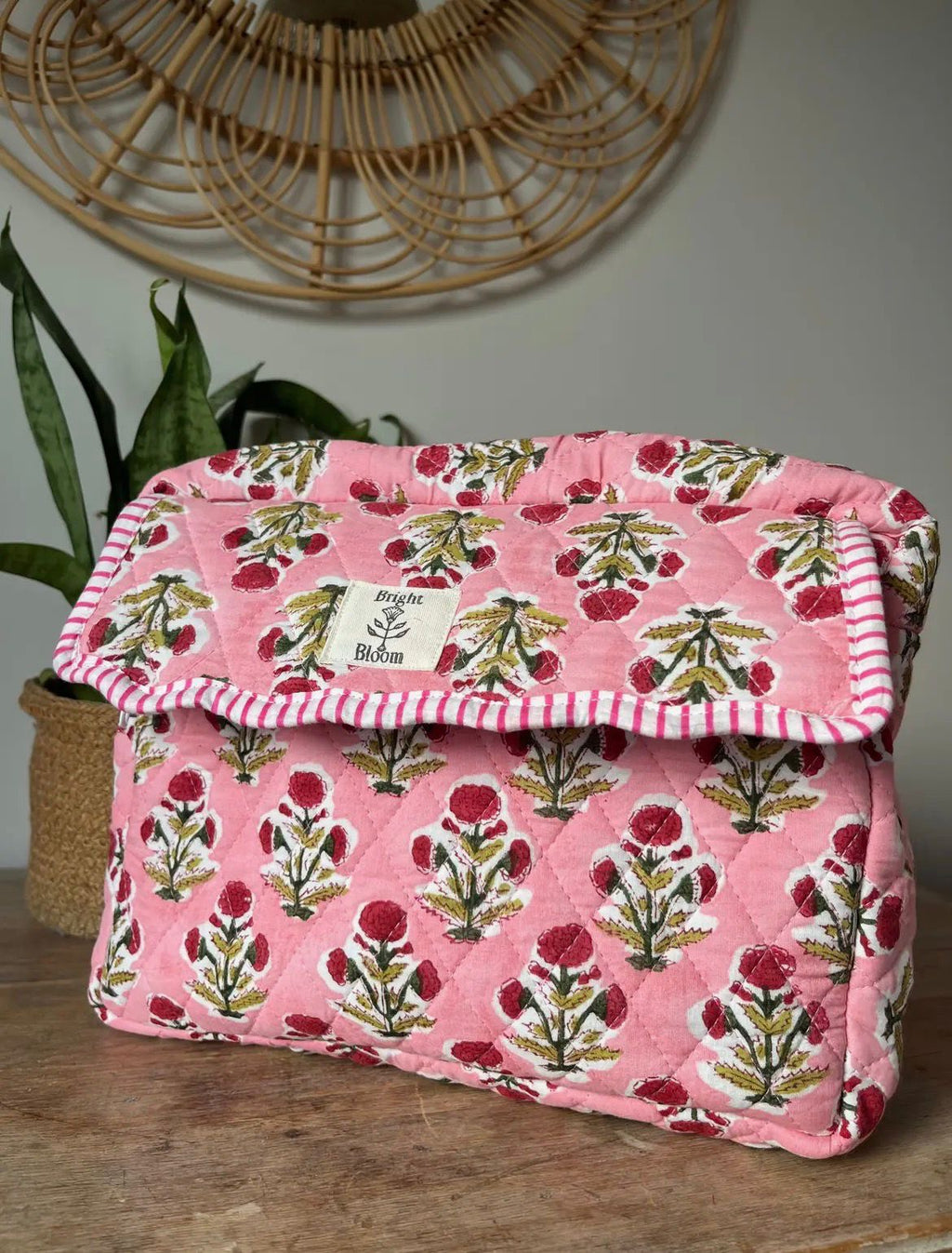 Large Wash Bag - Strawberry Field