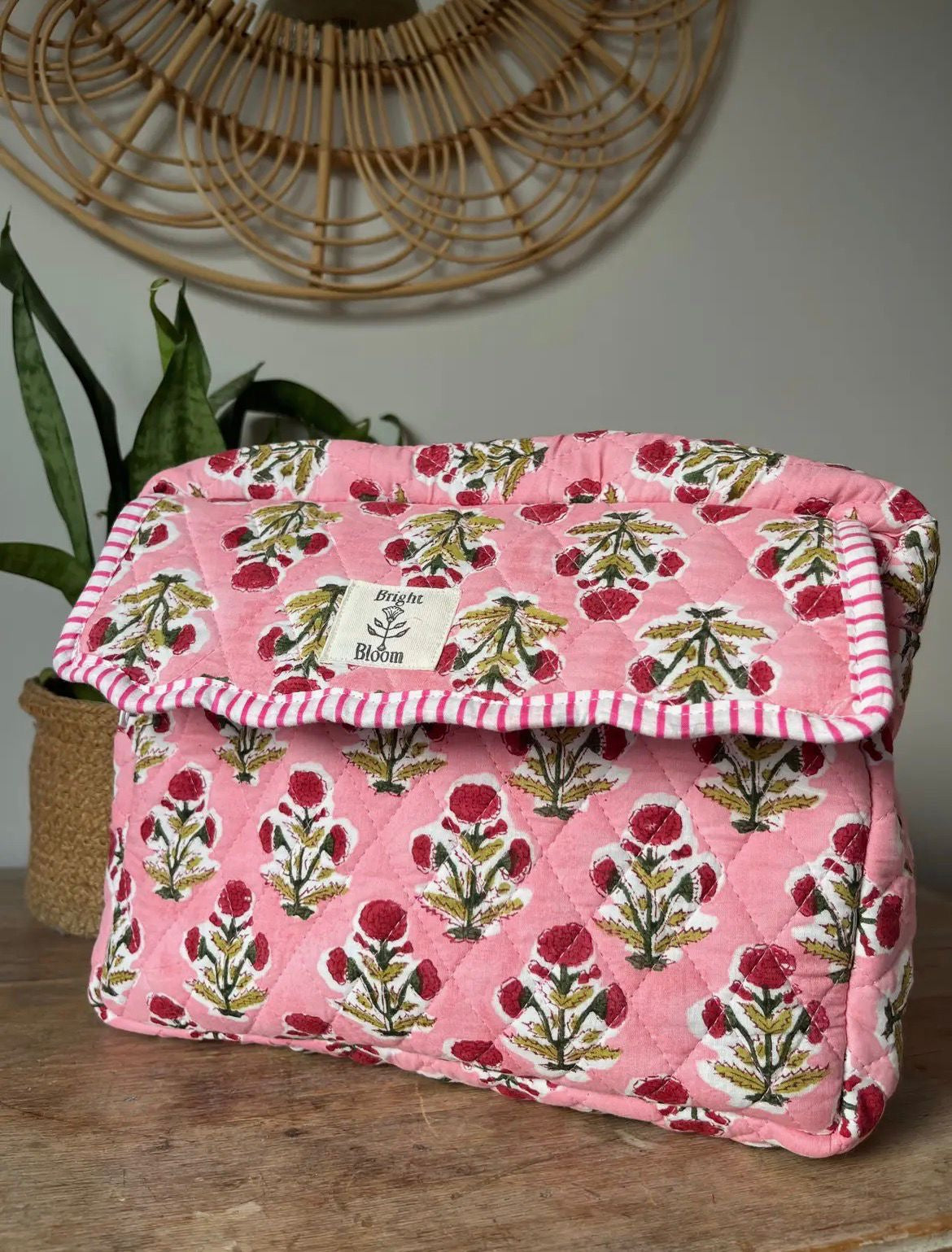 Large Wash Bag - Strawberry Field